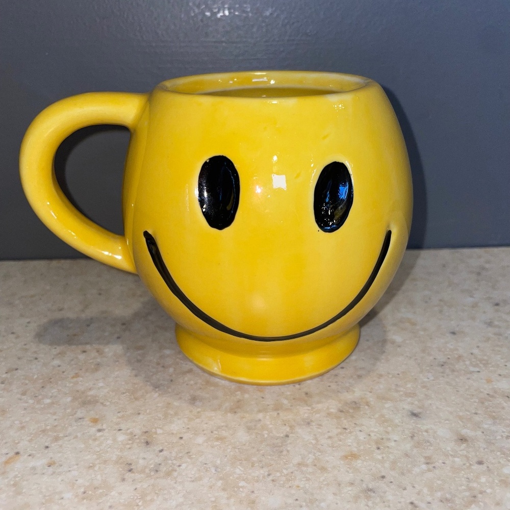 McCoy USA Vintage Pottery Smiley Face Mug Coffee Tea